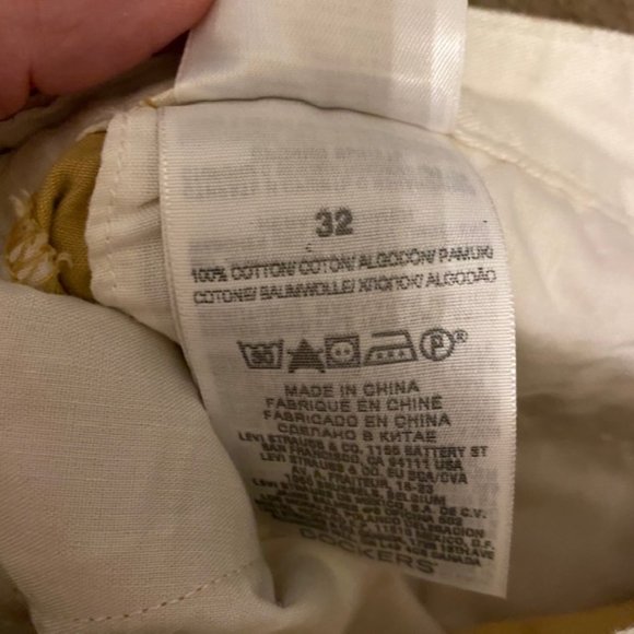 Dockers Shorts, Size 32 - Picture 3 of 3